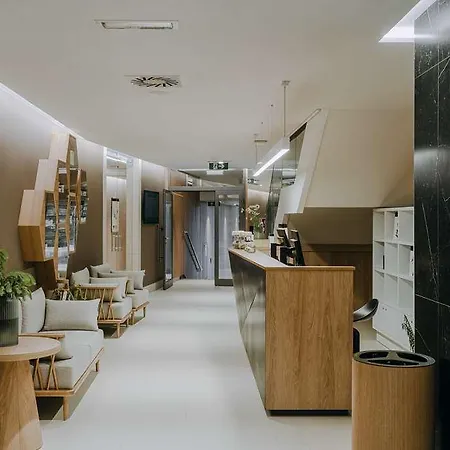 Radisson Hotel *