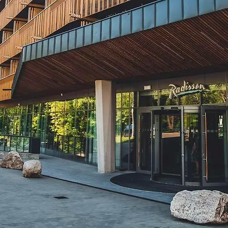 Radisson Hotel *